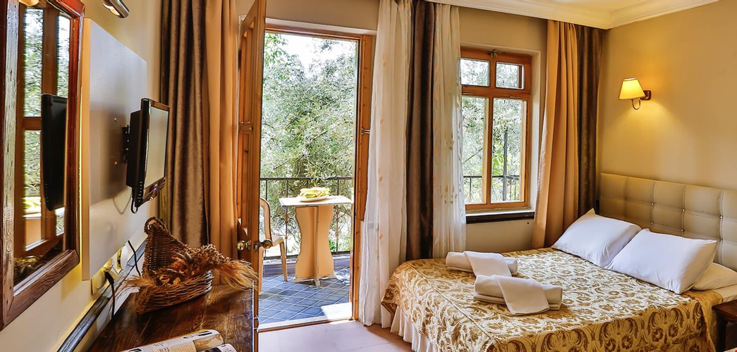 Twin Room, Partial Sea View