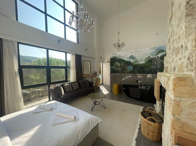 Honeymoon Suite Room