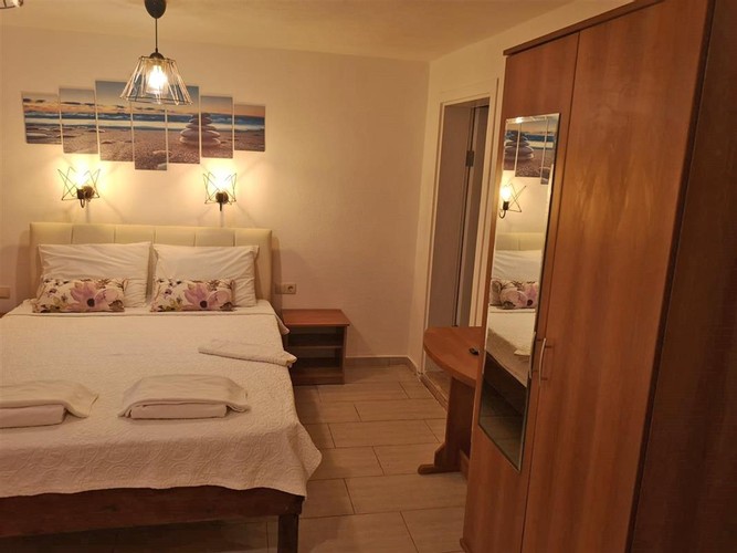 Economy Room (3 Person)