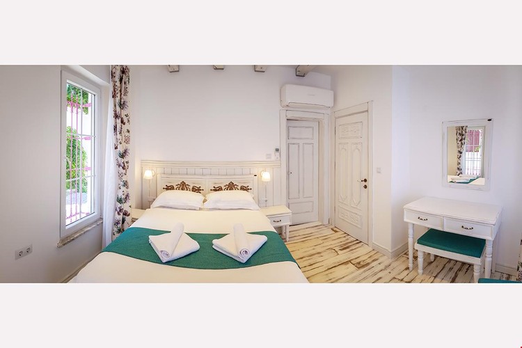 Deluxe Room, Garden View