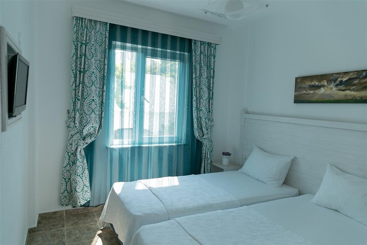 Standard Room (3 Person)