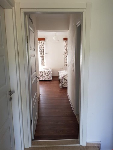 Bahçe Katı Oda, Bahçe Manzaralı (3 Kişilik, Balkonlu)