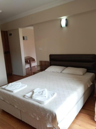 Aile Odası, Bahçe Manzaralı