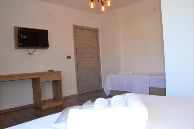 Standart Oda (3 Kişilik, Balkonlu)