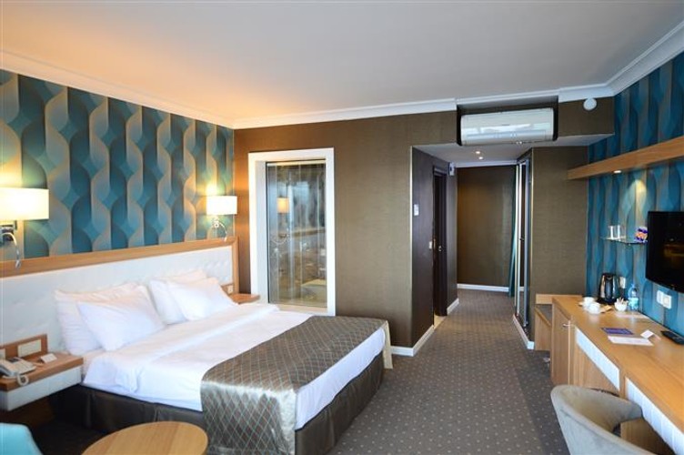 Deluxe Oda, Kara Manzaralı