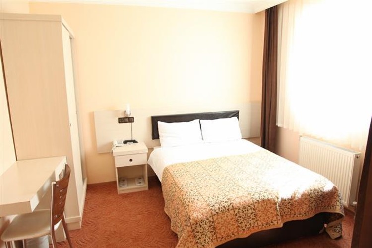 Standard Room (3 Person)