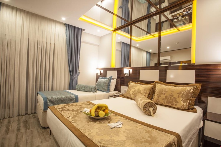 Deluxe Room (Balcony)