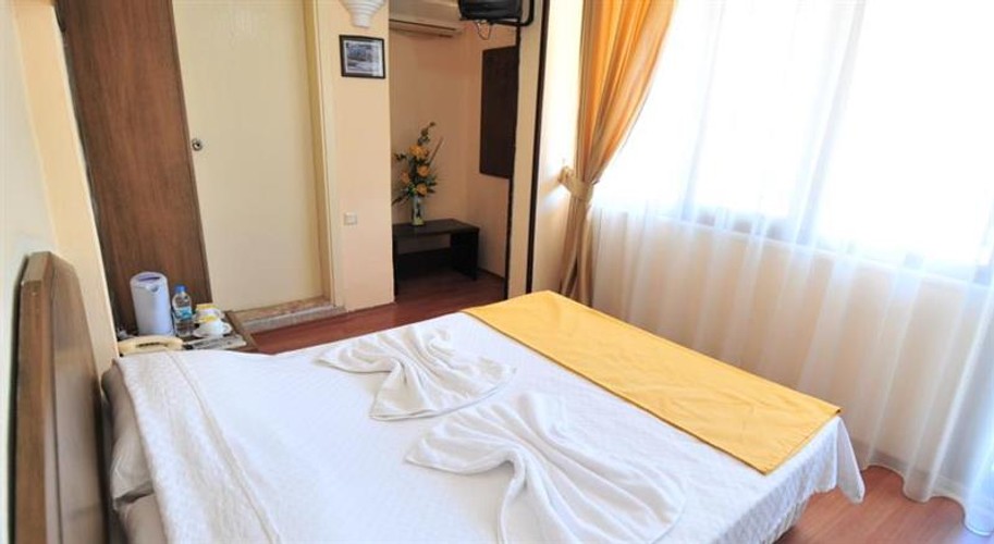 Suite Room, Garden View (Jacuzzi)