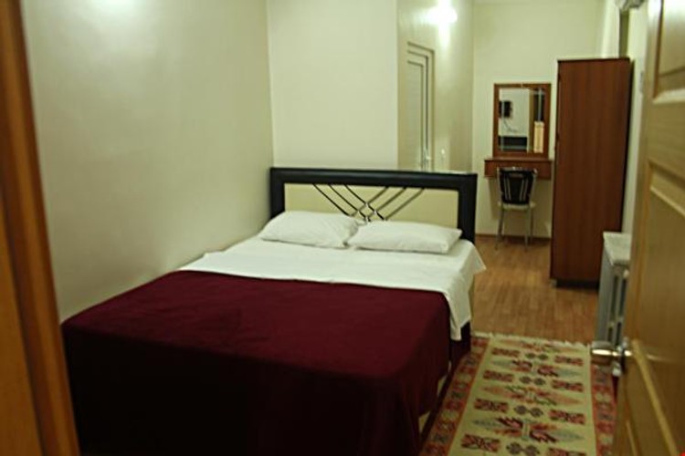 Standard Room (1 Person)