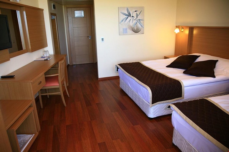 Standard Room, Land View