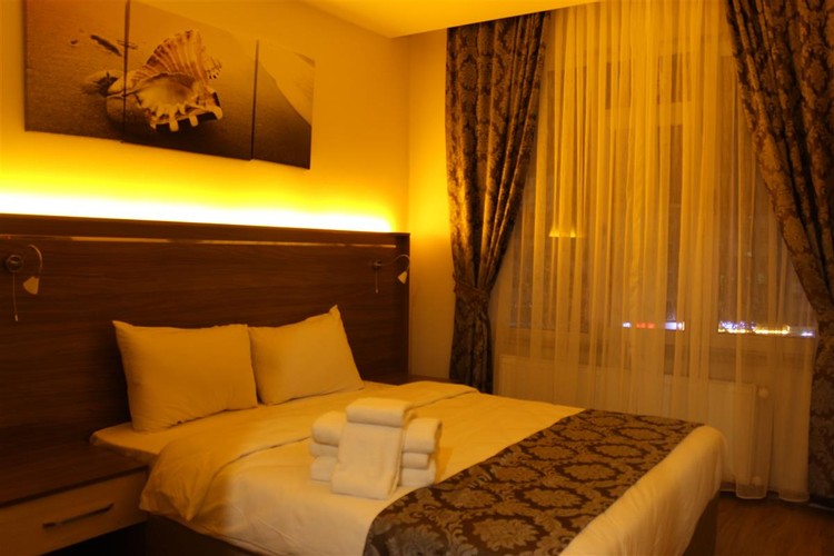 Standart Oda, Kara Manzaralı