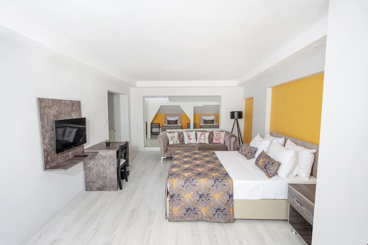 Terrace Room, Forest View (Terrace)