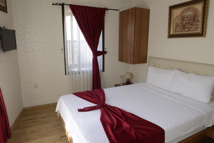 Economy Room (1 Person)