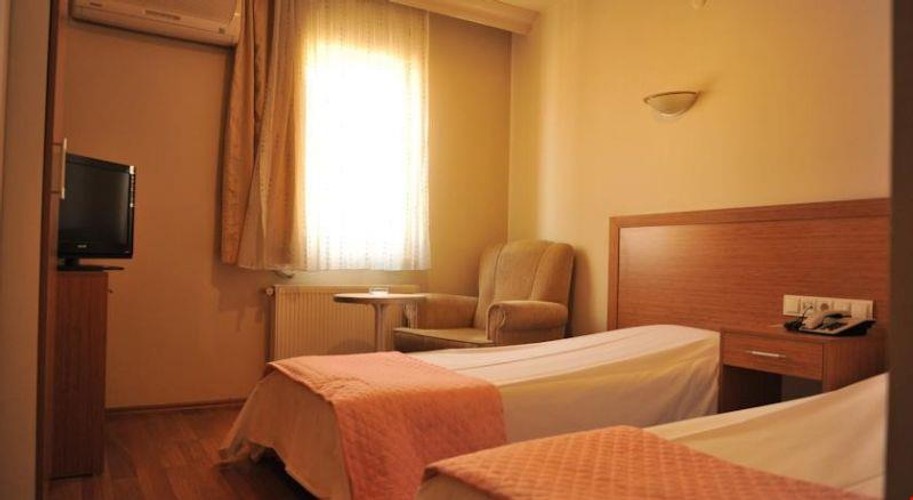 Standard Room (1 Person)