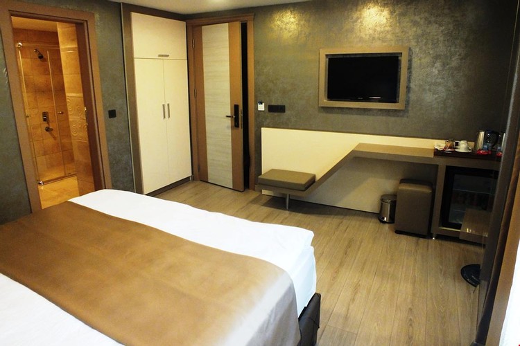 Single Room (1 Person)