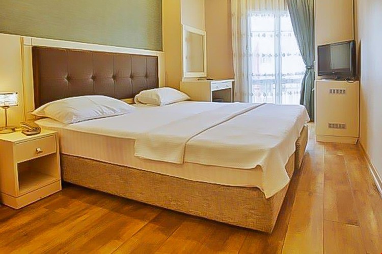 Standard Room, Land View