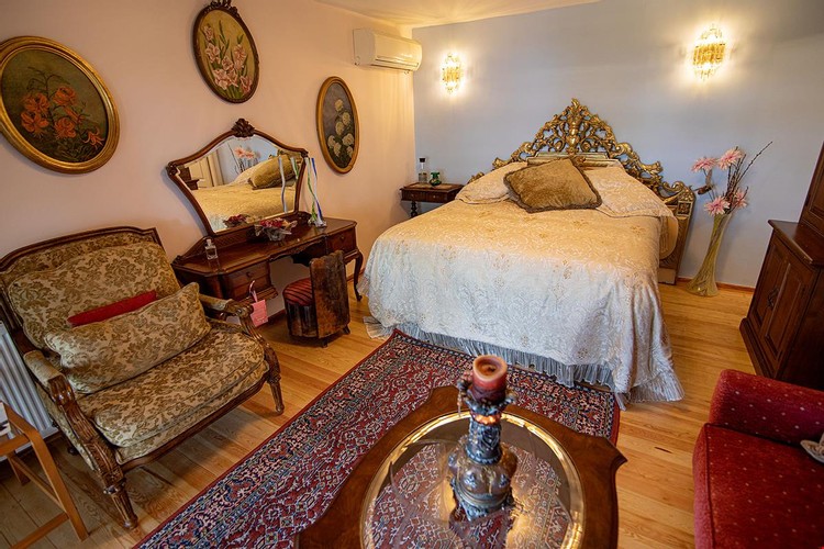 Honeymoon Suite Room