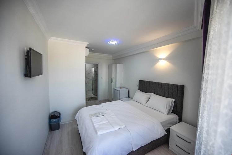 Deluxe Room, Partial Sea View (Balcony)