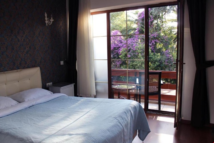 Deluxe Room, Partial Sea View