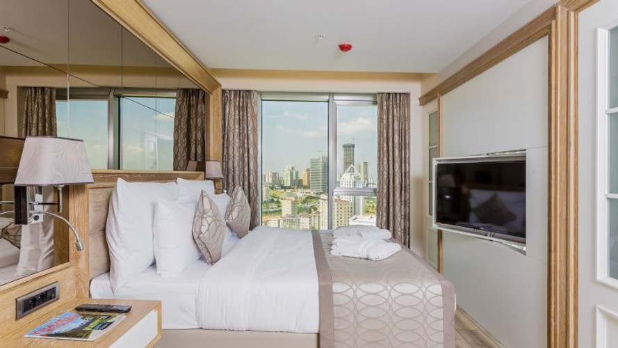 Queen Suite Apartment Flat Room