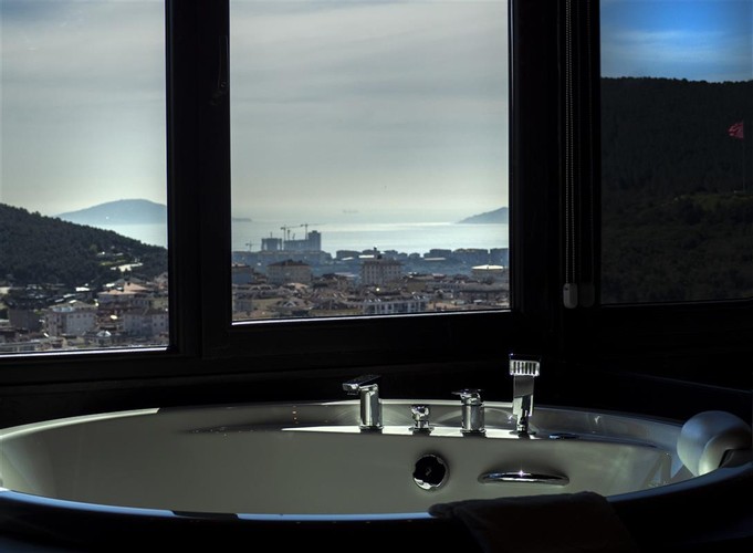 Corner Suit Oda, Deniz Manzaralı