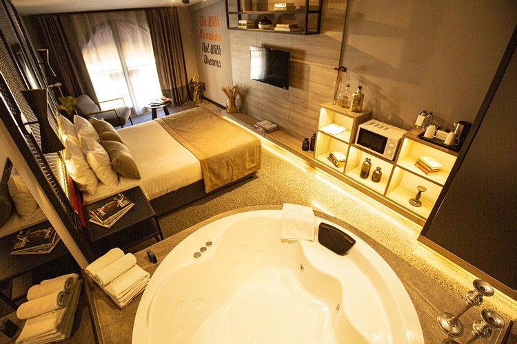 Junior Suite Room (Jacuzzi)