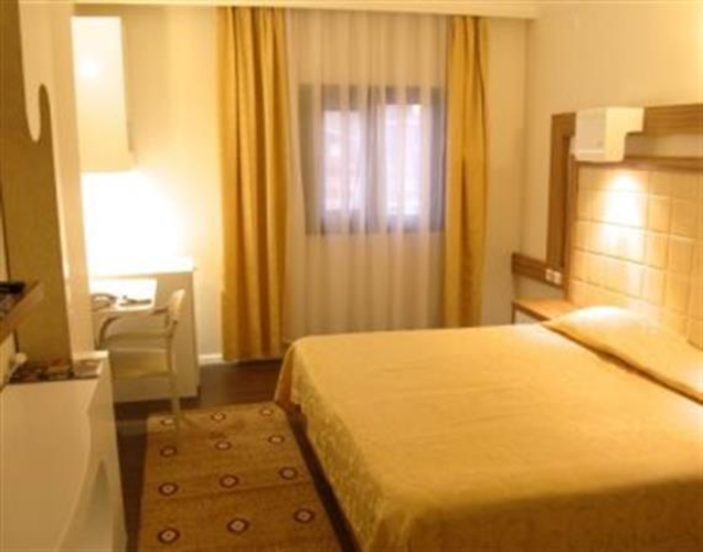 Single Room (1 Person)