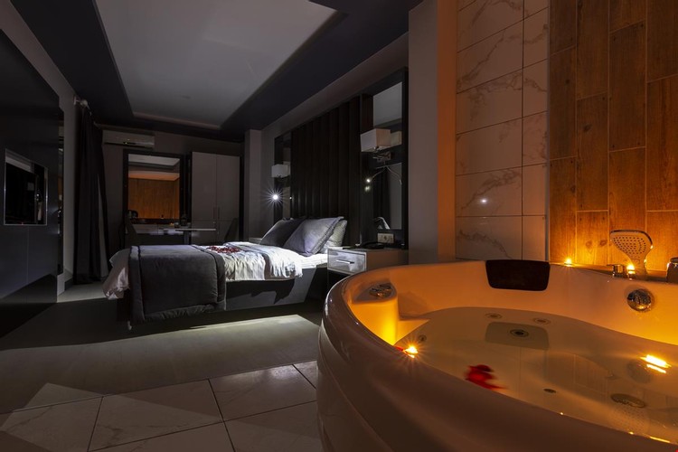 Suite Room (Jacuzzi)