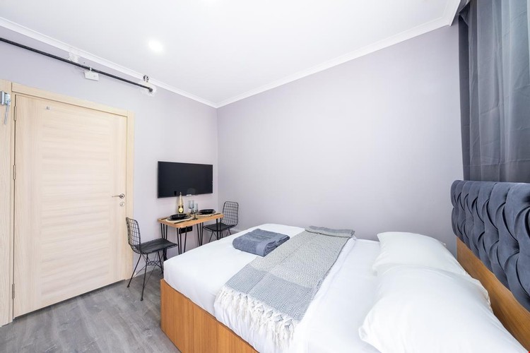 Has Balcony Room (Balcony)