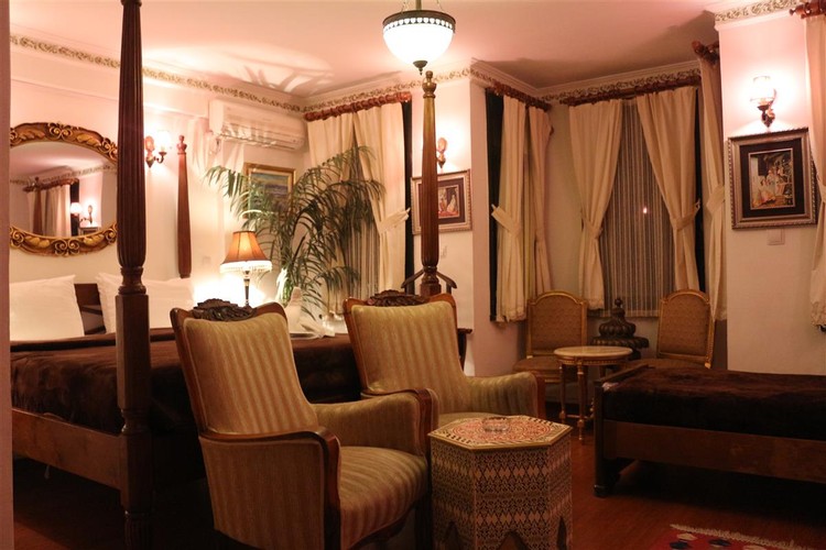 Luxury Iki Ayrı Yataklı Oda (Pencereli)