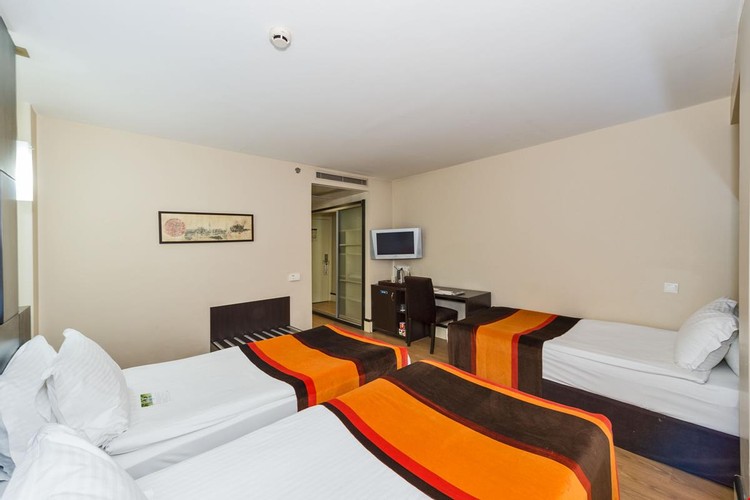 Standard Room (3 Person)