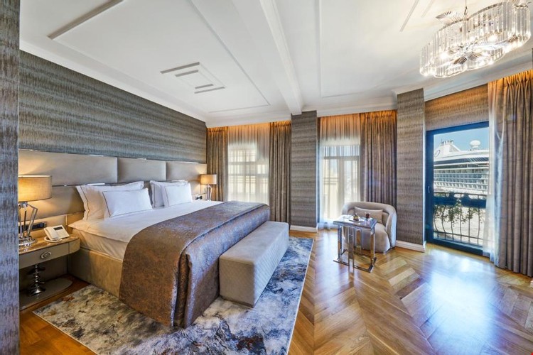 Corner Suite Room, Sea View