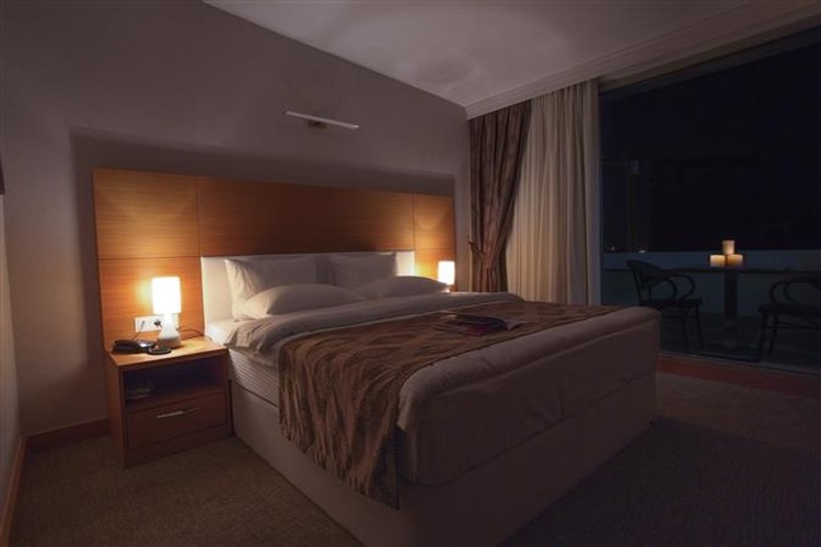 Suit Teras Oda (Teraslı)