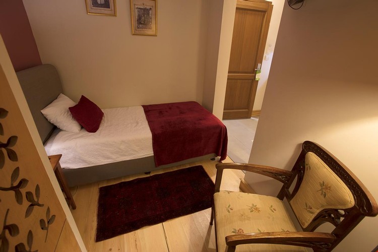 Single Room (1 Person, Kitchen)