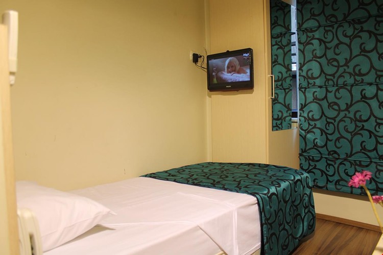 Economy Room (1 Person)