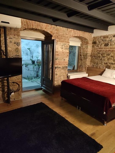 Aile Odası, Bahçe Manzaralı