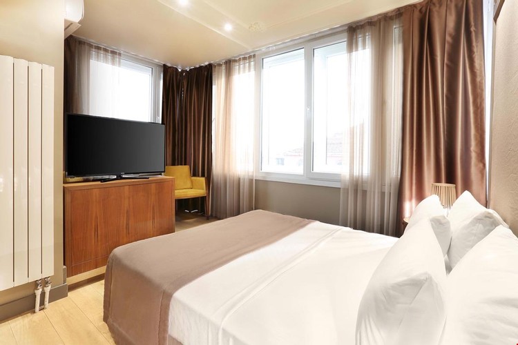 Çatı Teras Katı Oda