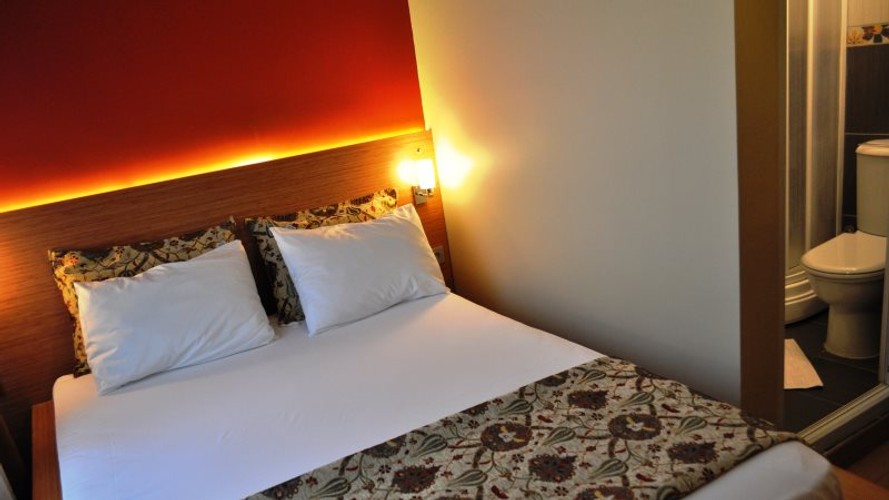 Single Room (1 Person)