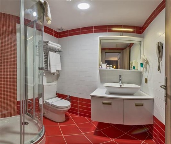 Quadruple Room (4 Person)