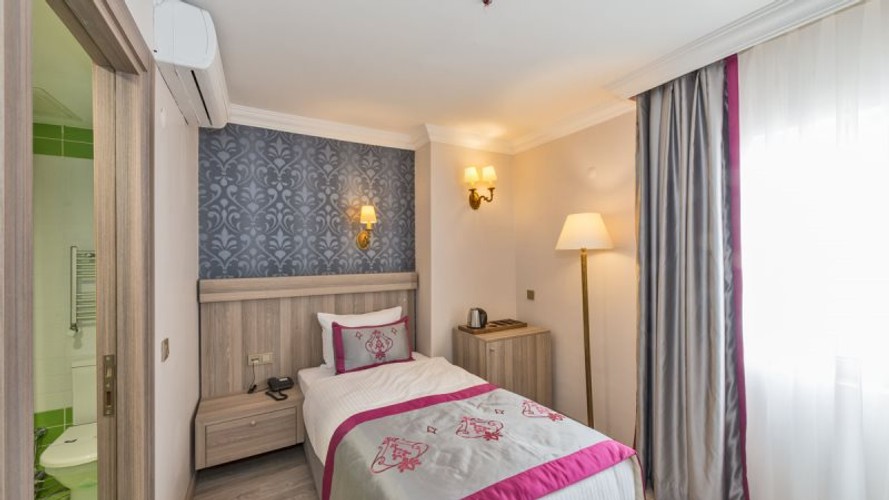 Standard Room (1 Person)