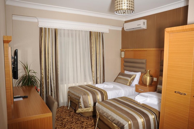 Standard Room, City View (3 Person, Balcony)