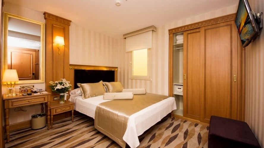 Economy Room