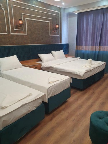 Family Room (3 Person)