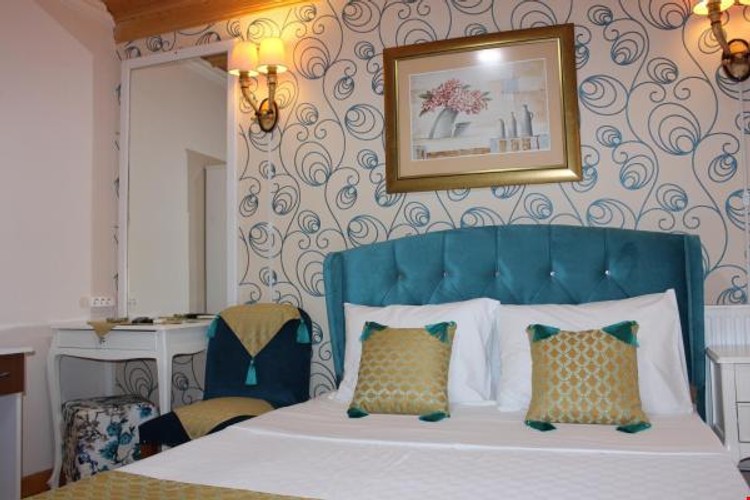 Deluxe Single Room (1 Person)