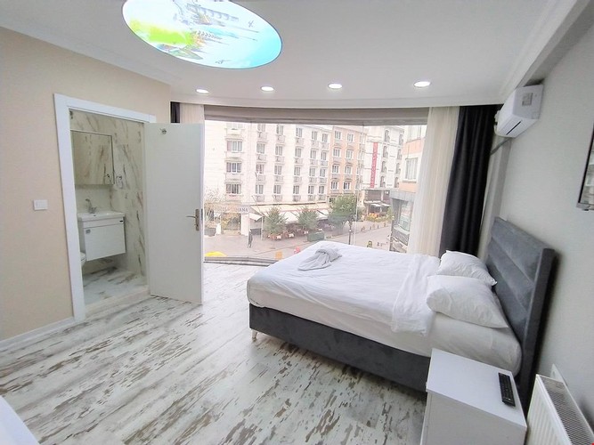 Deluxe Room, City View