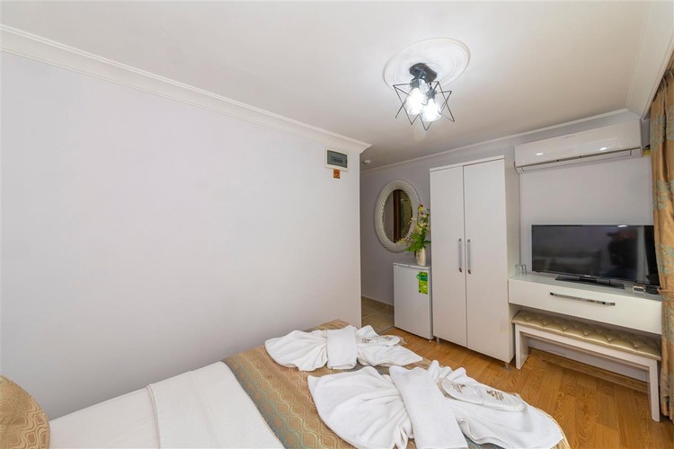 Standard Room (1 Person)