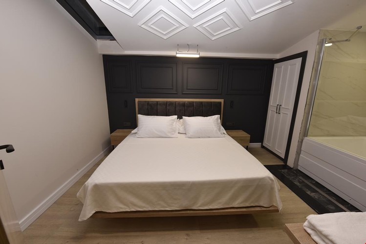 Suite Room (Jacuzzi)