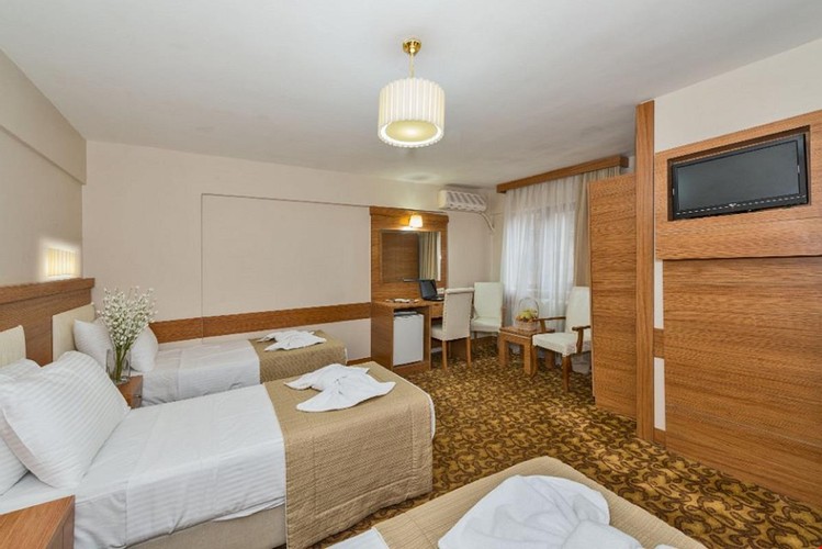 Standard Room (4 Person)