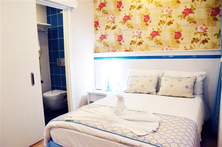 Standard Room (1 Person)