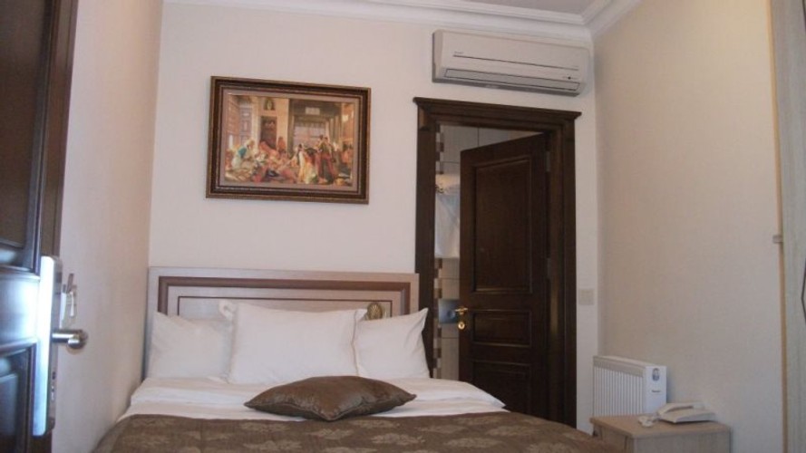 Standard Room (1 Person)